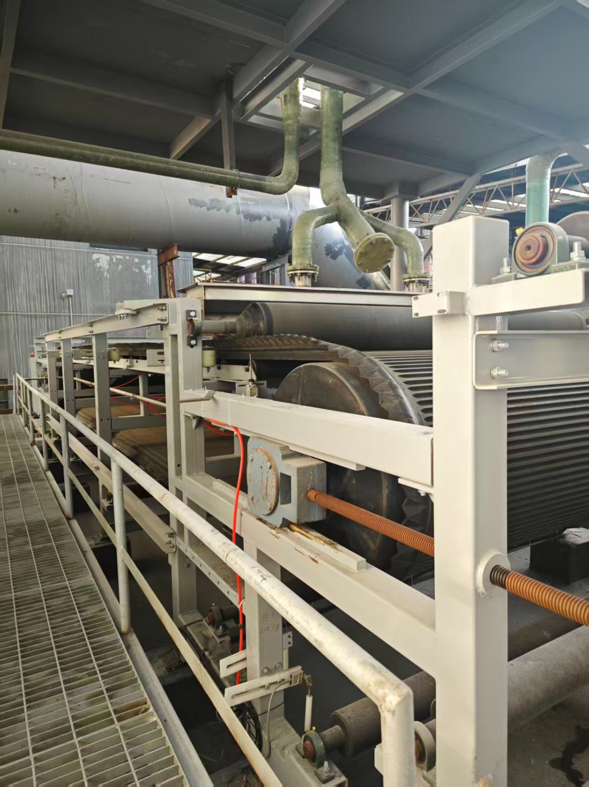 影響真空帶式過(guò)濾機(jī)過(guò)濾性能的因素有哪些？