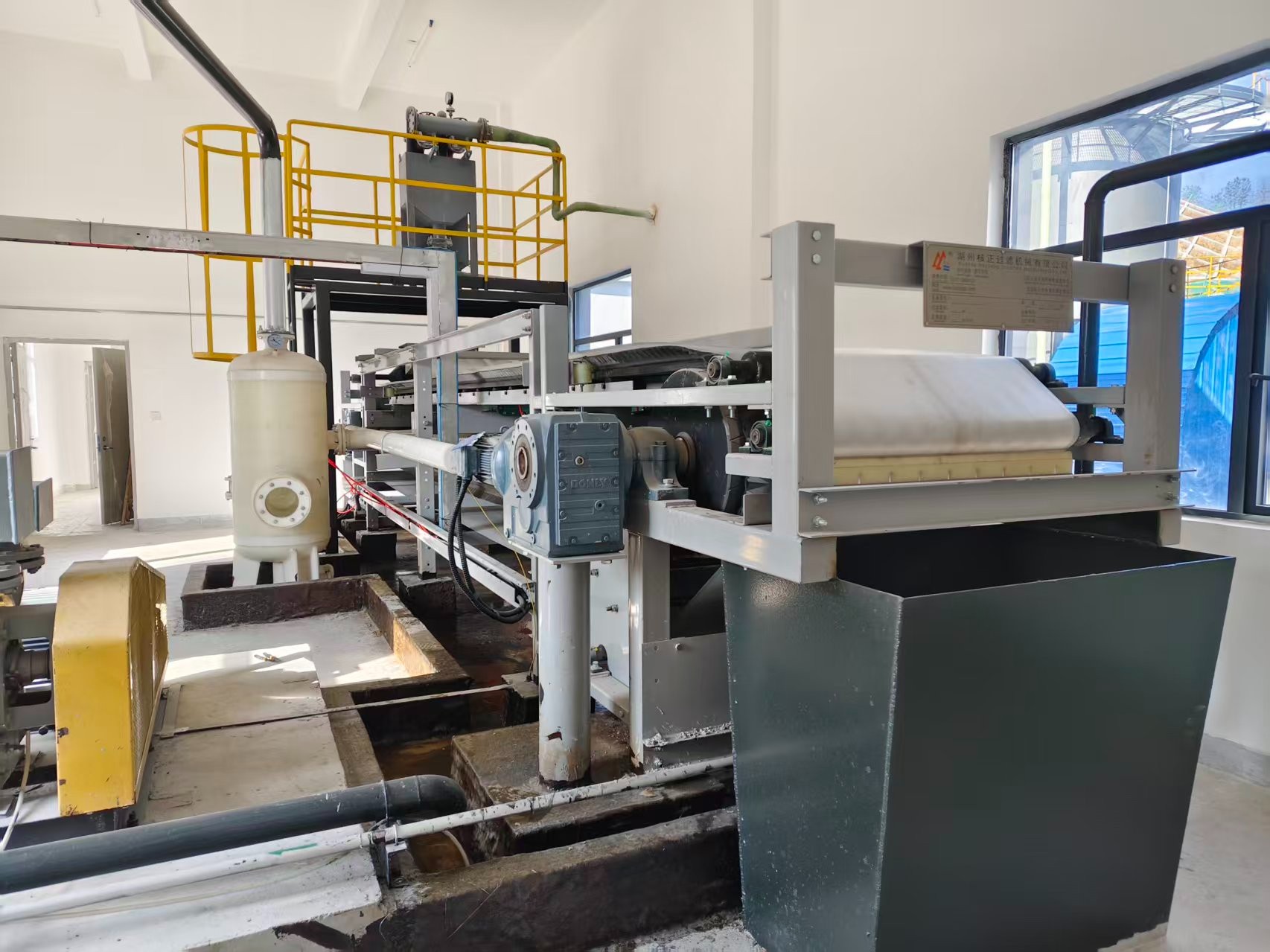 真空帶式過濾機(jī)適合哪些行業(yè)的物料過濾分離？